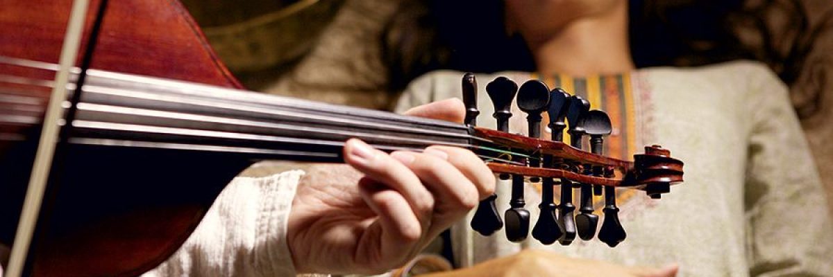 علميا.-الموسيقى-في-مكان-العمل-تحمي-من-الاكتئاب