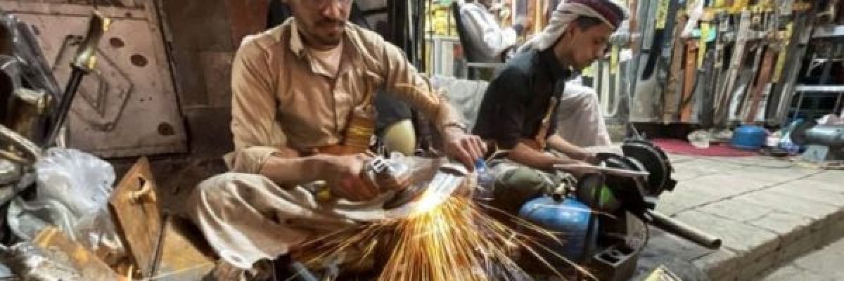فن-وزينة-وتراث_-اليمنيون-يحافظون-على-حرفة-صناعة-الجنابي