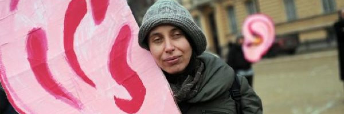 فيسبوك-وغوغل_-جواسيس-بلا-رادع