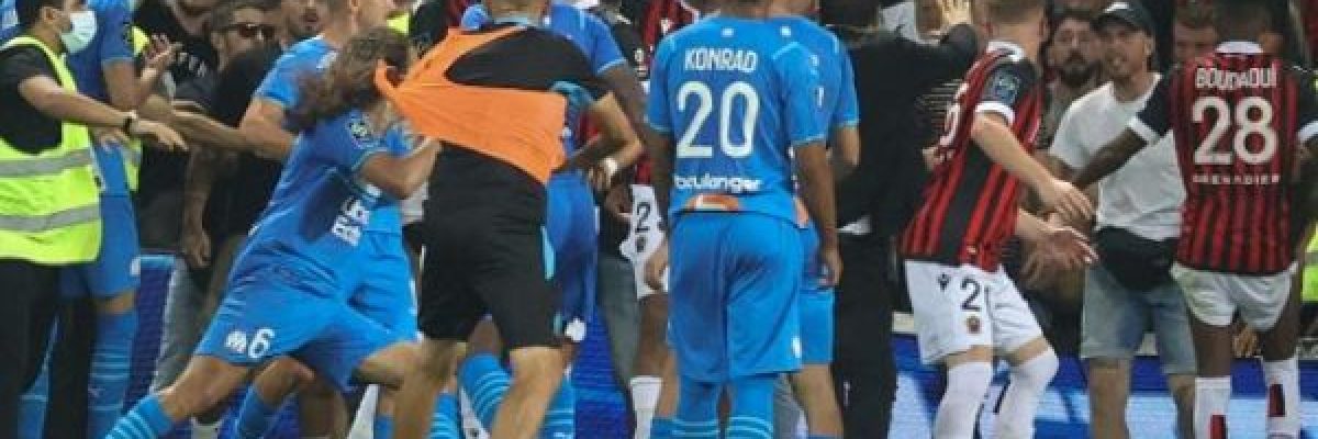 قارورة_-مياه-تُشعل-معركة-بين-جماهير-نيس-ولاعبي-مرسيليا