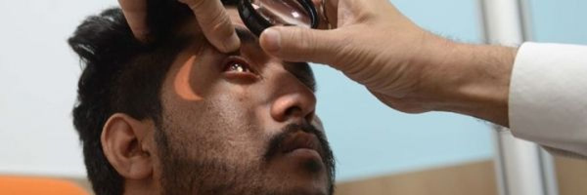 كيف-تحمي-عينيك-من-اثار-اضواء-الشاشات-الالكترونية؟