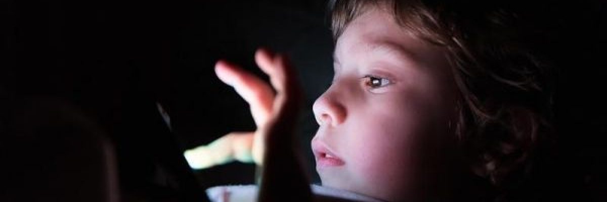 كيف-يؤثر-السهر-المتاخر-على-ادمغة-الصغار؟