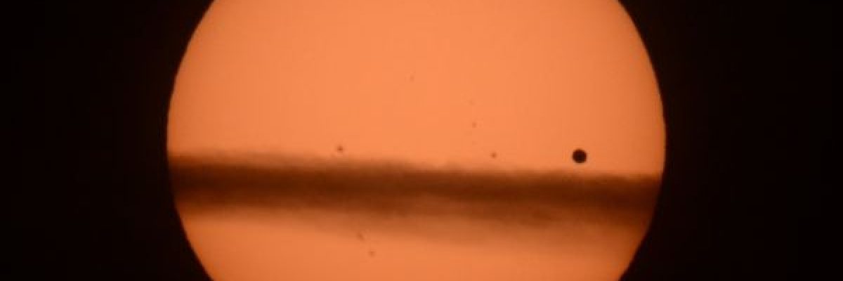 لاول-مرة-منذ-50-الف-سنة.-_شعرة_-في-قرص-الشمس-في-ظاهرة-مذهلة