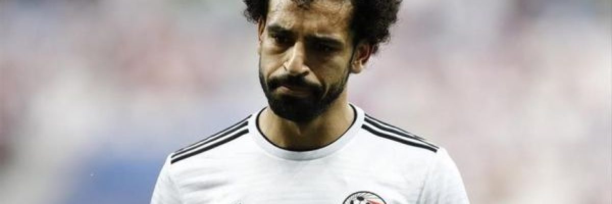 مؤازرة-جماهيرية-امام-منزل-_صلاح_-في-القاهرة-بعد-_تعثر_-المونديال