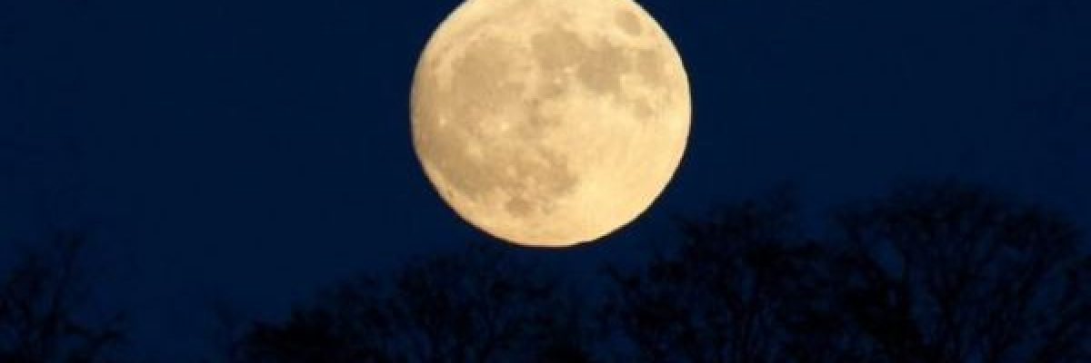 ما-تاثير-_القمر_-على-النوم-عند-الرجال-مقارنة-بالنساء؟