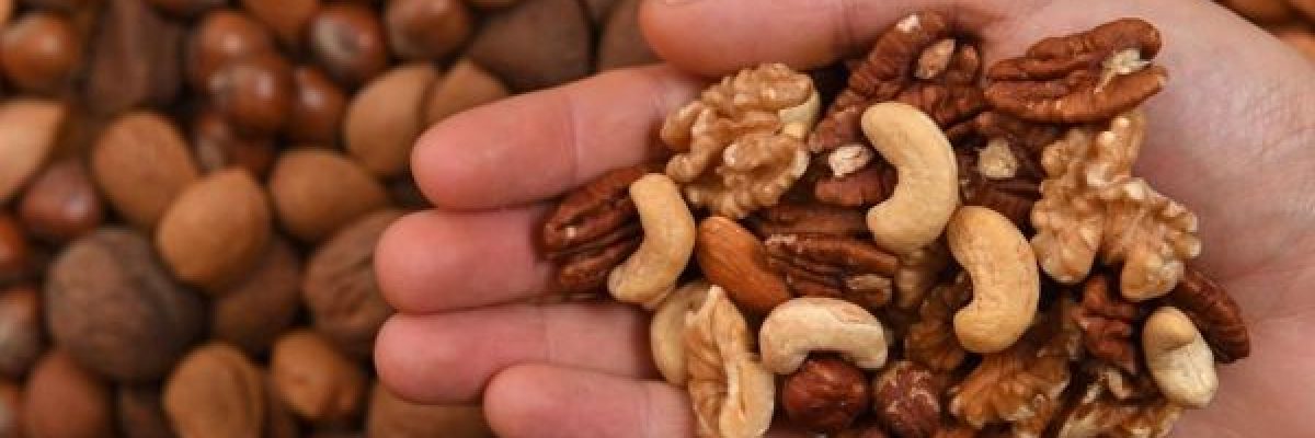 ما-علاقة-المكسرات-بانخفاض-خطر-الاصابة-بالخرف؟