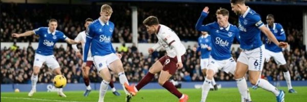 مانشستر-سيتي-ينجو-من-فخ-ايفرتون-وتشلسي-يفوز-بهدف-متاخر