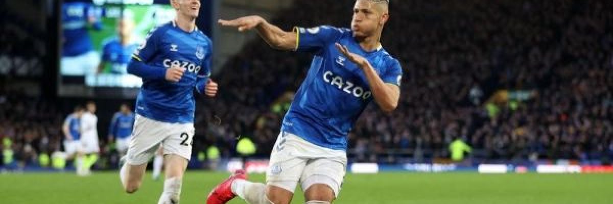 مانشستر-يونايتد-يواصل-التعثر-وايفرتون-يحقق-فوزه-الاول-في-الدوري-الممتاز-هذا-العام