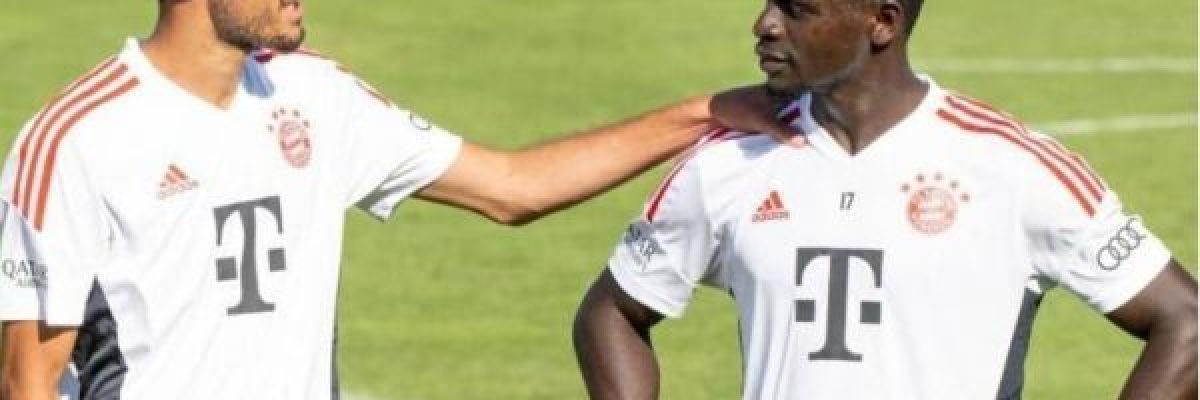 ماني-ومزراوي-يرفضان-حمل-الخمر-خلال-صورة-جماعية-صور