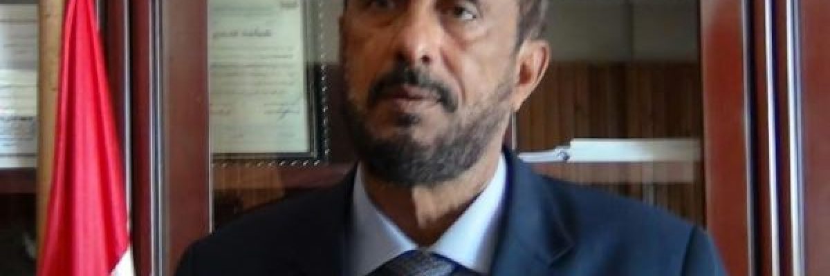 محافظ-المهرة-يؤكد-ان-السلطة-المحلية-ستحل-مشكلة-السيارات-القديمة