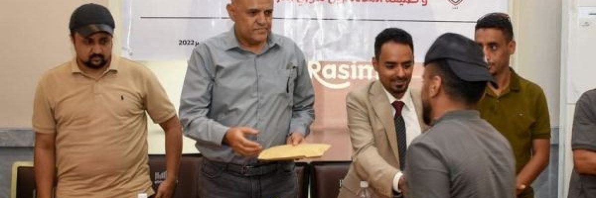 محافظ-تعز-يكرم-نادي-الطليعة-لتاهله-للدرجة-الاولى