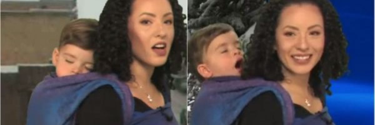 مذيعة-تقدم-نشرة-بينما-يتثاءب-رضيعها-وينام-فوق-ظهرها-فيديو