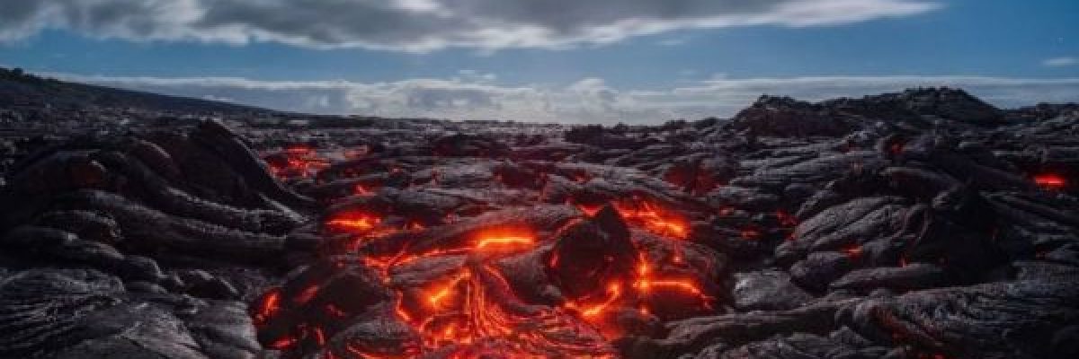 مصور-عُماني-يوثق-الحمم-البركانية-في-اكبر-جزر-هاواي-بمشهد-مهيب