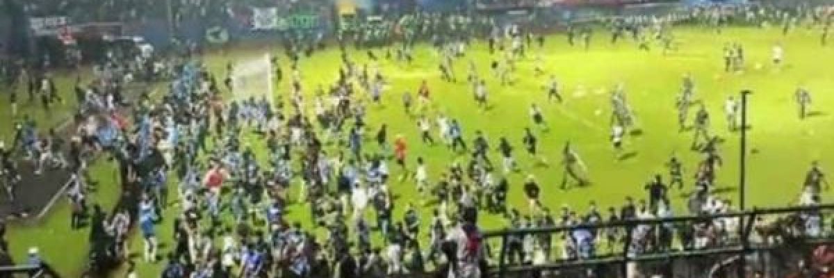 مقتل-اكثر-من-174-مشجعا-في-تدافع-عقب-مباراة-كرة-قدم-في-اندونيسيا-