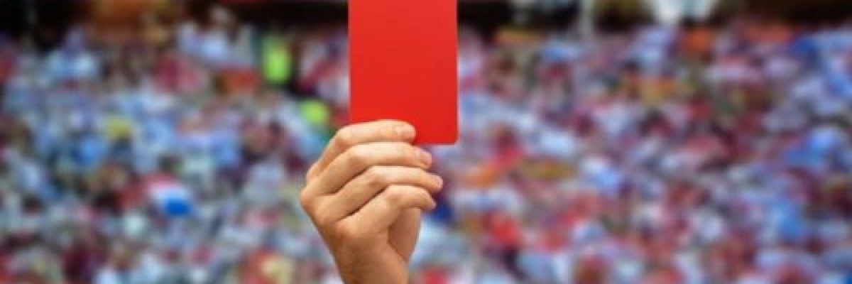 مقتل-حكم-بعد-تعرضه-لهجوم-عنيف-من-اللاعبين-والمشجعين-فيديو