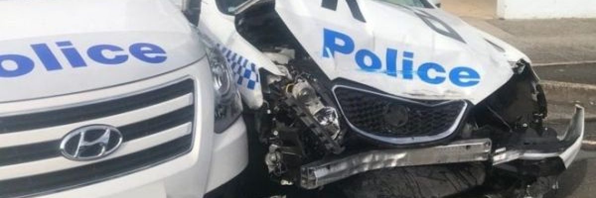 مهرب-سيء-الحظ-يحمل-مخدرات-بقيمة-140-مليون-دولار-يصدم-سيارة-شرطة