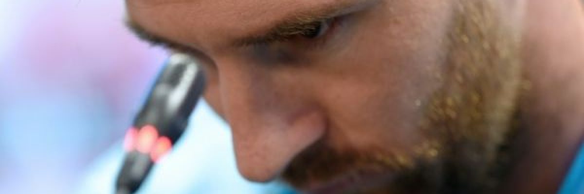 ميسي-لا-يزال-يتعافى-من-الهزيمة-امام-ليفربول-ويدافع-عن-فالفيردي