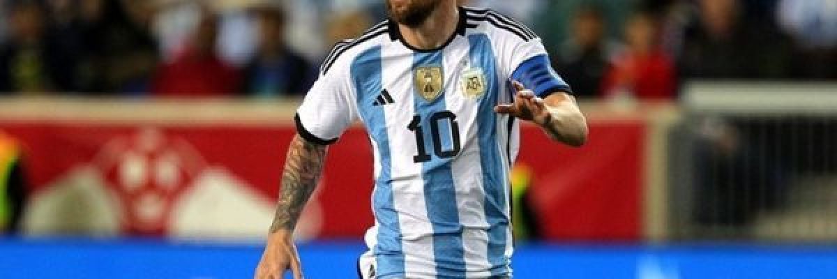 ميسي-يقود-الارجنتين-لفوز-كبير-ويواصل-مطاردته-لرونالدو