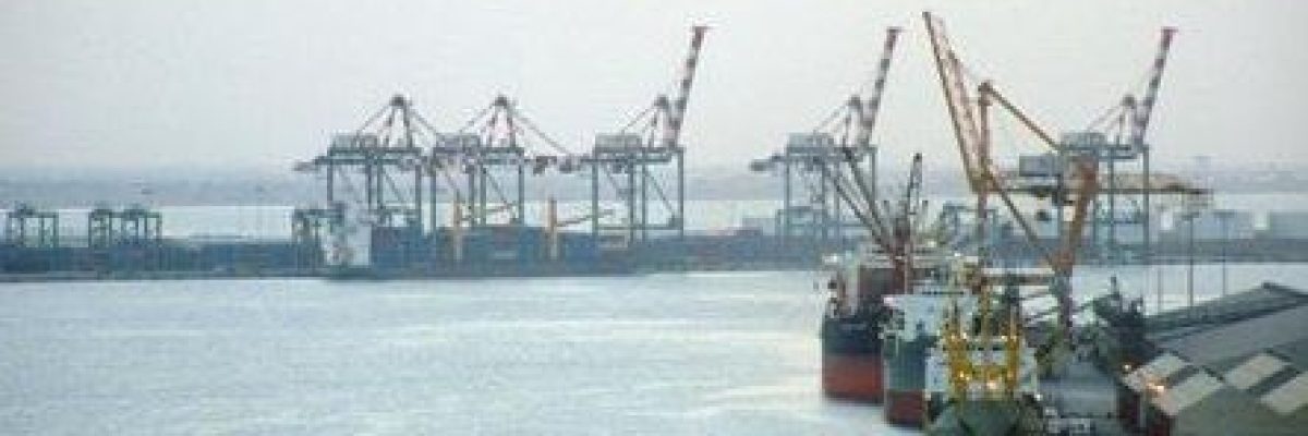 ميناء-عدن-يبدا-باستقبال-السفن-التجارية ميناء-عدن-يبدا-باستقبال-السفن-التجارية