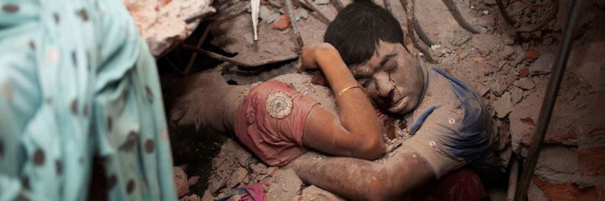 نسر-يتجهز-لافتراس-طفلة-سودانية-جائعة.-10-من-اكثر-الصور-تاثيرًا-في-تاريخ-البشرية