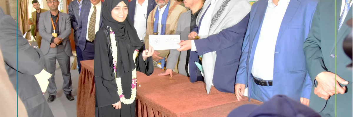 وزارة-التعليم-العالي-تُكرم-الطالبة_-اية-الله-هيكل-المعمري